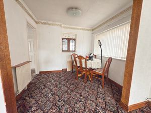 Lounge/Diner- click for photo gallery